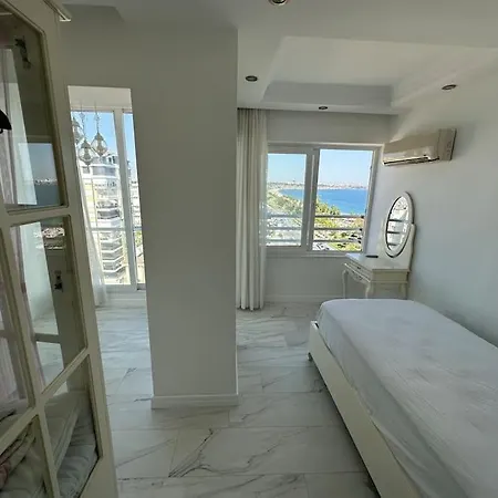 Konyaalti Denizin Ustunde Gemi Ev Apartment *