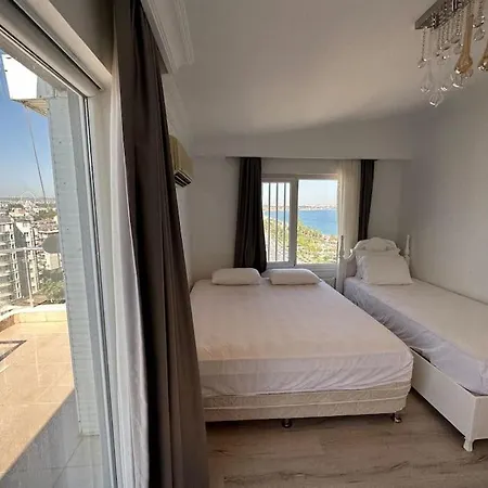 Konyaalti Denizin Ustunde Gemi Ev Apartment Antalya