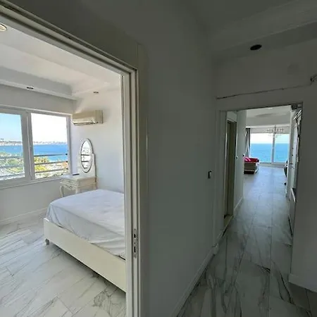 Apartment Konyaalti Denizin Ustunde Gemi Ev Antalya