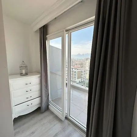 Konyaalti Denizin Ustunde Gemi Ev Apartment *